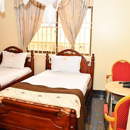 Florida Hotel Zaana Kampala Kültér fotó