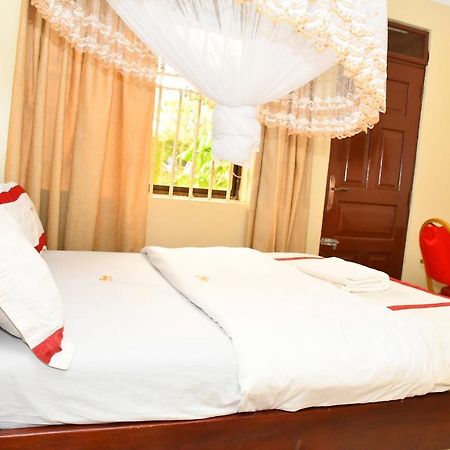 Florida Hotel Zaana Kampala Kültér fotó